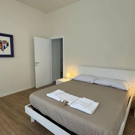 House Of Art - Downtown Apartment Como